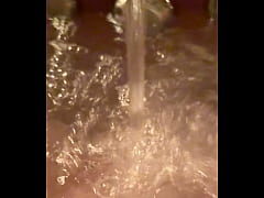 Play MP4 - Bathtub fun