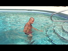 Play MP4 - MAXXX LOADZ THE HARDBODY ITALIAN PORNSTAR FLEXING & SHADOW BOXING IN THE POOL