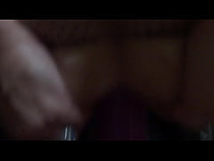 Play MP4 - She likes stretching that ass