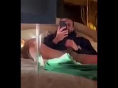 Play MP4 - Drake Masturbating