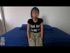 Play MP4 - &iexcl;Oh Dios&excl; Esta flaquita apenas es legal&excl; Y ya quiere follar&period;