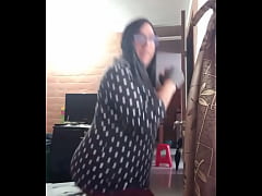 Play MP4 - Fantasias de una crossdresser&colon; Liseth practicando workout erotico