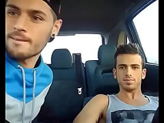 Play MP4 - Chicos Guapos-7