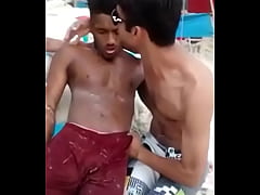 Play MP4 - MANDANDO VER NA PRAIA