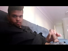 Play MP4 - Novinho batendo punheta