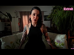 Play MP4 - Tu es invit&eacute; &agrave; ma table pour un toast tr&egrave;s sp&eacute;cial&period;&period;&period;Tu devines de quoi &period;&period;&period;