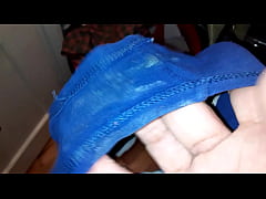 Play MP4 - Smelling Dirty panties