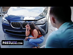 Play MP4 - Carmela Clutch&rsquo;s Car Crash Consequences&colon; FreeUse Sex Deal With Stepson