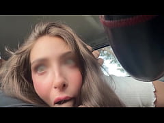 Play MP4 - Un desconocido se asoma a la ventana para ver como chupo la polla a mi jefe en la hora de descanso