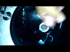 Play MP4 - Gozando bem gostoso na pia