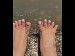 Play MP4 - asian feet and soles on beach foot fetish