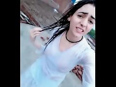 Play MP4 - Kashmiri girl salma enjoy rain