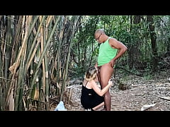 Play MP4 - fucking behind the trees in a public park with a BBC - foder atr&aacute;s das &aacute;rvores num parque p&uacute;blico com uma BBC