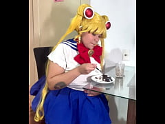 Play MP4 - Chubby Sailor Moon Ripping Nasty Farts
