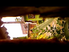 Play MP4 - Camara Oculta capta el culo de una mujer con su novio