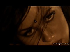 Play MP4 - Serious Brunette Nude Seduction