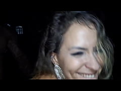 Play MP4 - transei com minha cunhada sem camisinha no meio da chuva&comma; e gozei na cara dela na festinha de natal