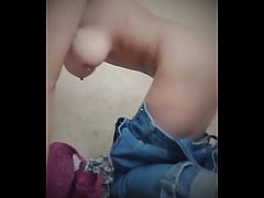 Play MP4 - Doggy style teen girl