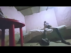 Play MP4 - Je le contacter pour qu&rsquo;il vient me baiser comme je veux&comma; vu que j&rsquo;&eacute;tais toute seule&comma; mais sa bite est vraiment trop gros