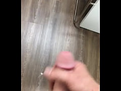 Play MP4 - Cumshot at work