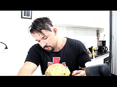 Play MP4 - Comendo o Maior Burger King do X videos