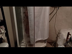 Play MP4 - Caught my stepsister in shower&period; She let me watch on she's busty body