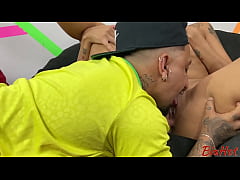 Play MP4 - O AN&Atilde;O MAIS BEM DOTADO DO BRASIL FUDENDO A BUCETA TARADA DA BIA HOT NA CASA DO SEU MARIDO CORNINHO