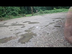 Play MP4 - exhib sous la pluie dans les flaques