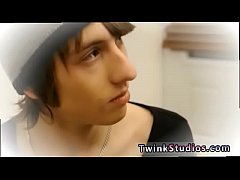 Play MP4 - Boy hitchhikers truckers gay sex Brody Frost and Direly Strait stop