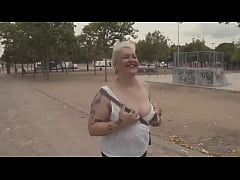 Play MP4 - NURIA&excl; nueva madura tetona&period; maruja real que se ha puesto en plan carpe diem a hacer locuras&period; tenemos el video de ella fol &period;&period;&period;