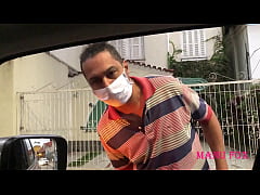 Play MP4 - Peguei um desconhecido na rua e chupei o pau dele&comma; o tes&atilde;o foi tanto que tive que lev&aacute;-lo pra casa e dar o cu pra ele