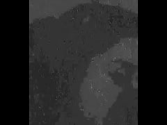 Play MP4 - GOSTOSA CHUPANDO MEU PAU NO ESCURO COM HALLS PRETO